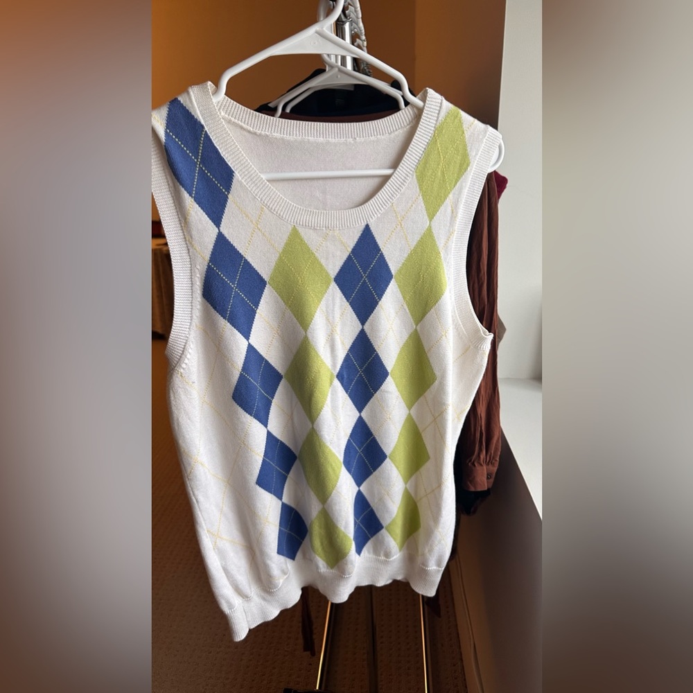 Argyle Sweater
Vest in Green - Picture 9 of 11